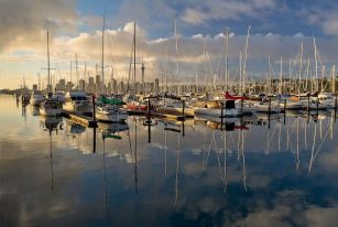 feb-17-set-honours-morning-light-on-the-marina-by-bryan-lay-yee-set-image-of-the-night